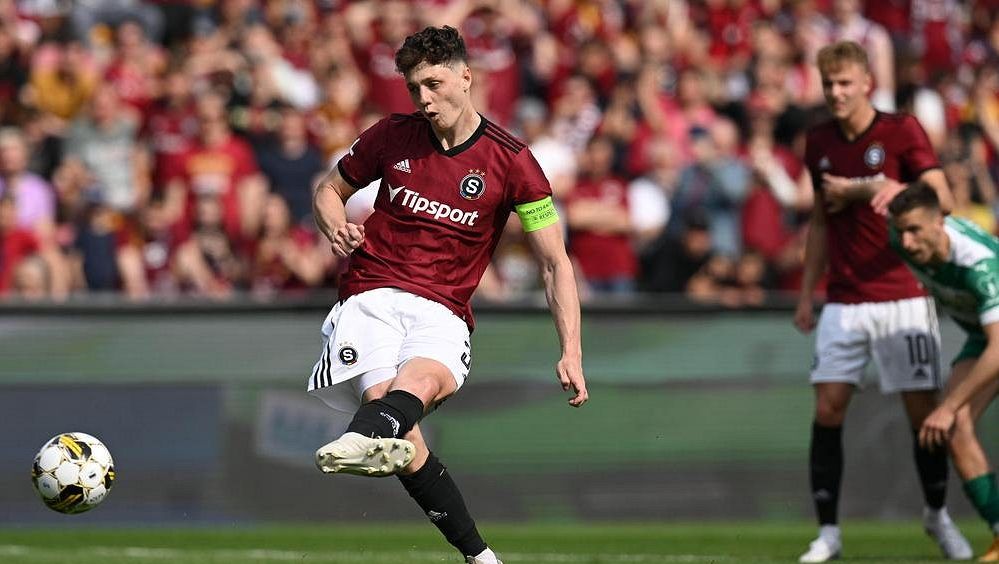 Nejlepším hráčem sezony ve fotbalové lize byl zvolen Krejčí, trenérem Priske